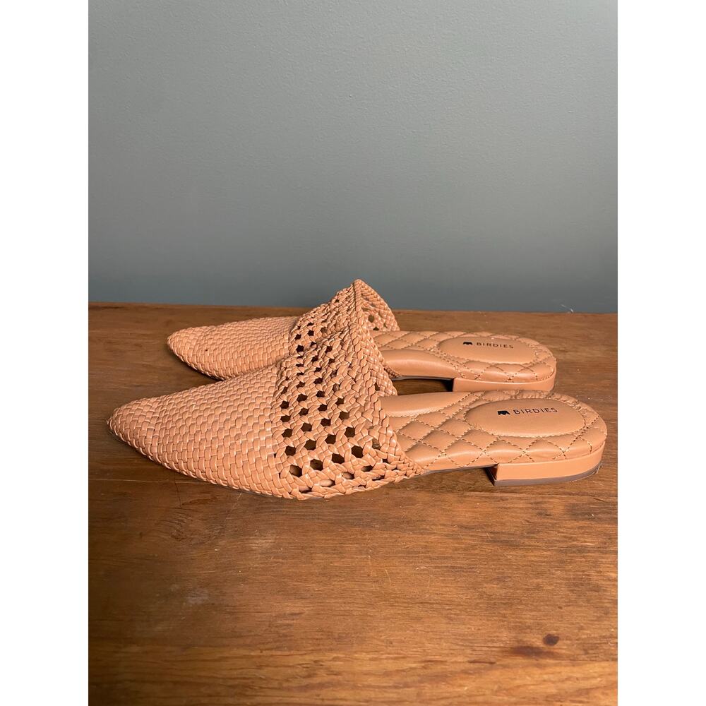 Birdies The Dove Slide Mule. Light tan Color. Size 8. Great condition.